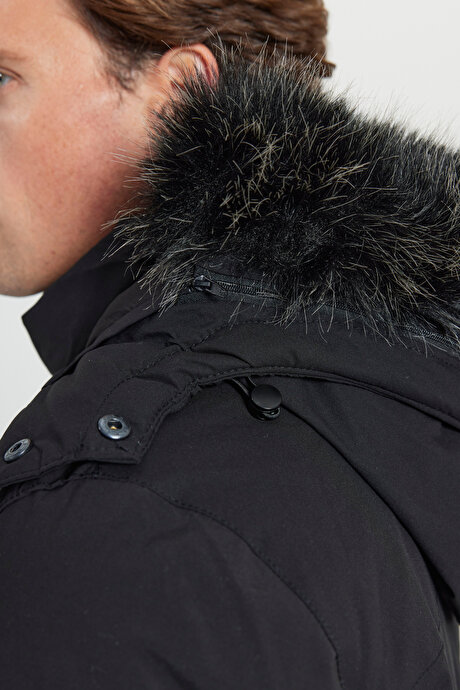 Standart Fit Normal Kesim Çıkma Kürk Kapüşonlu Fermuarlı Yan Cep Kalın Dolgulu Siyah Mont resmi