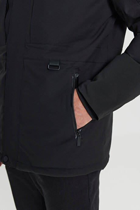 Standart Fit Normal Kesim Çıkma Kürk Kapüşonlu Fermuarlı Yan Cep Kalın Dolgulu Siyah Mont resmi