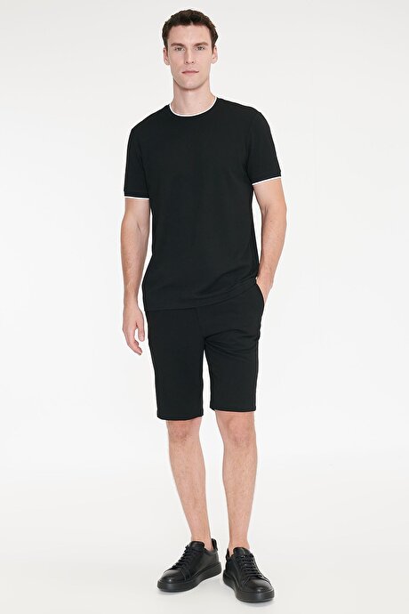 Slim Fit Dar Kesim Polo Yaka Jakarlı Esnek Siyah Tişört resmi
