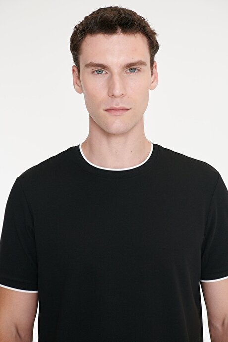 Slim Fit Dar Kesim Polo Yaka Jakarlı Esnek Siyah Tişört resmi