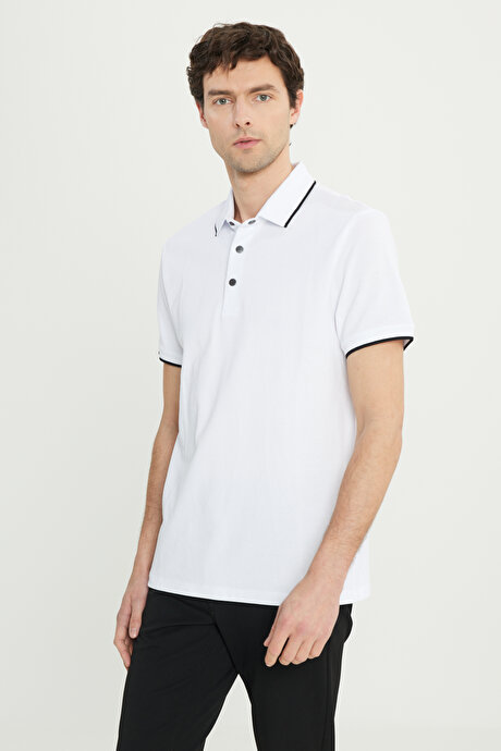 %100 Pamuk Slim Fit Dar Kesim Polo Yaka Jakarlı Beyaz Tişört resmi