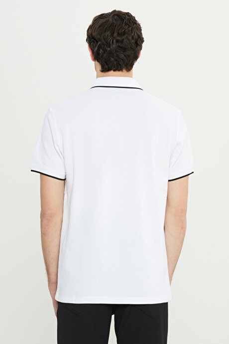 %100 Pamuk Slim Fit Dar Kesim Polo Yaka Jakarlı Beyaz Tişört resmi