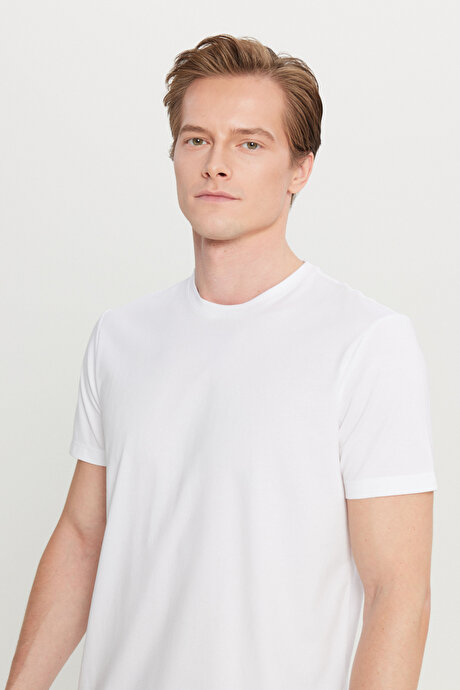 Pamuklu Slim Fit Dar Kesim Bisiklet Yaka Beyaz Tişört resmi