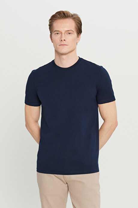 Pamuklu Slim Fit Dar Kesim Bisiklet Yaka Lacivert Tişört resmi