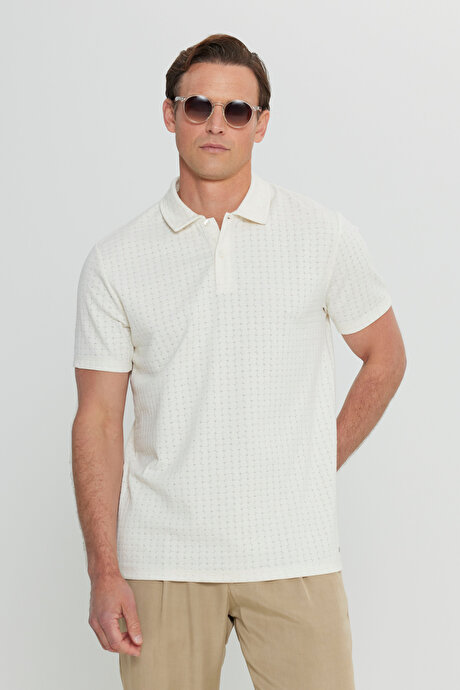 Pamuklu Slim Fit Dar Kesim Polo Yaka Jakarlı Esnek Ekru Tişört resmi