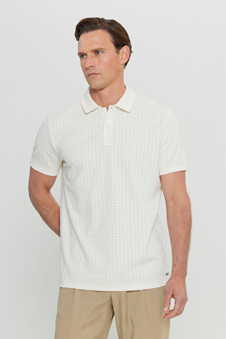 Pamuklu Slim Fit Dar Kesim Polo Yaka Jakarlı Esnek Ekru Tişört resmi