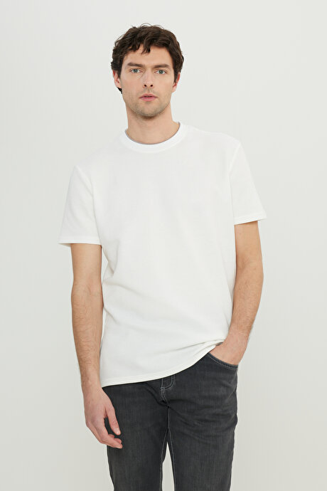 Pamuklu Slim Fit Dar Kesim Polo Yaka Jakarlı Esnek Beyaz Tişört resmi