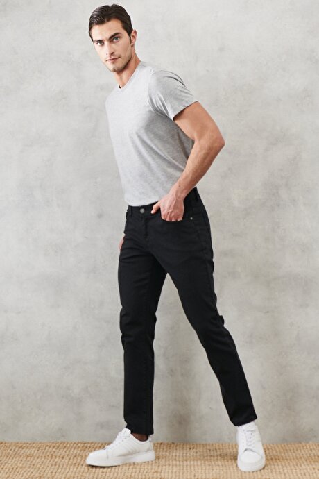 360 Derece Her Yöne Esneyen Rahat Slim Fit Siyah Pantolon resmi
