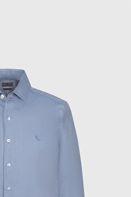 %100 Pamuk Slim Fit Dar Kesim Klasik Yaka Diagonal Desenli Mavi Gömlek resmi