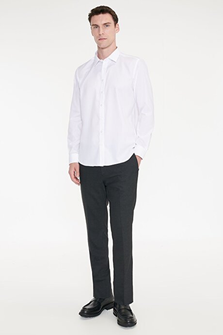 Non-Iron Ütü Gerektirmeyen %100 Pamuk Slim Fit Dar Kesim Klasik Yaka Beyaz Gömlek resmi