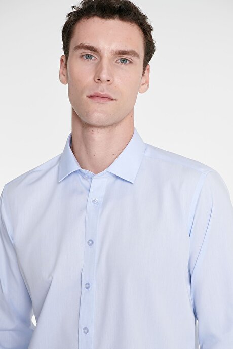 Non-Iron Ütü Gerektirmeyen %100 Pamuk Slim Fit Dar Kesim Klasik Yaka Açık Mavi Gömlek resmi