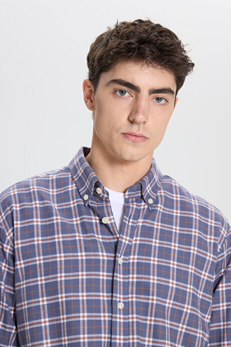 %100 Pamuk Comfort Fit Rahat Kesim Düğmeli Yaka Kareli Antrasit-Kahverengi Gömlek resmi