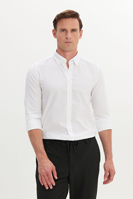 %100 Pamuk Slim Fit Dar Kesim Düğmeli Yaka Oxford Beyaz Gömlek resmi