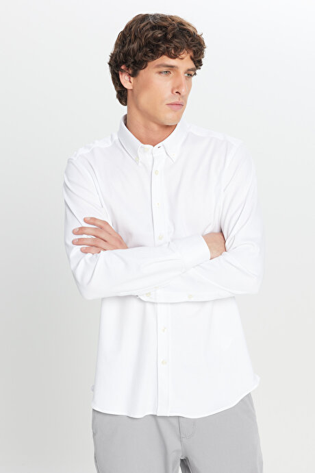 %100 Pamuk Slim Fit Dar Kesim Düğmeli Yaka Örme Beyaz Gömlek resmi