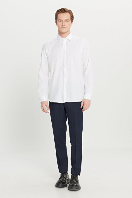 Non-Iron %100 Pamuk Tailored Slim Fit Dar Kesim Klasik Yaka Desenli Beyaz Gömlek resmi
