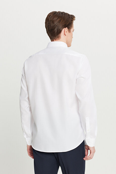 Non-Iron %100 Pamuk Tailored Slim Fit Dar Kesim Klasik Yaka Desenli Beyaz Gömlek resmi