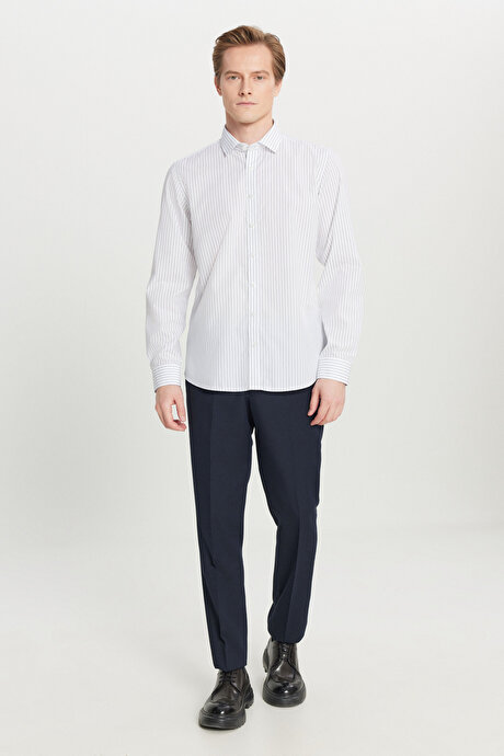 Non-Iron %100 Pamuk Slim Fit Dar Kesim Klasik Yaka Desenli Lacivert-Beyaz Gömlek resmi