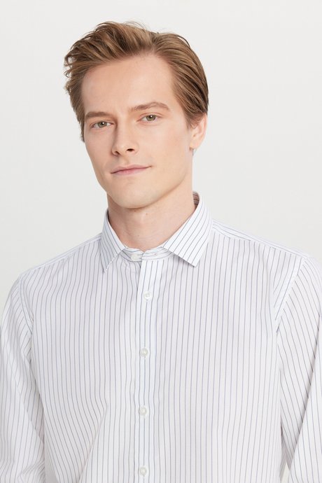 Non-Iron %100 Pamuk Slim Fit Dar Kesim Klasik Yaka Desenli Lacivert-Beyaz Gömlek resmi