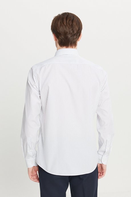 Non-Iron %100 Pamuk Slim Fit Dar Kesim Klasik Yaka Desenli Lacivert-Beyaz Gömlek resmi