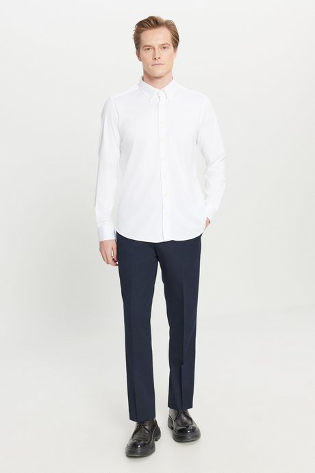 %100 Pamuk Slim Fit Dar Kesim Düğmeli Yaka Desenli Örme Beyaz Gömlek resmi