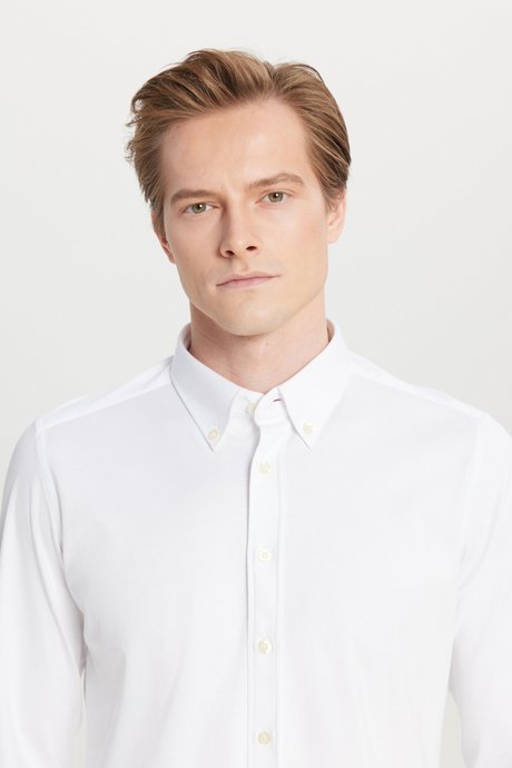 %100 Pamuk Slim Fit Dar Kesim Düğmeli Yaka Desenli Örme Beyaz Gömlek resmi