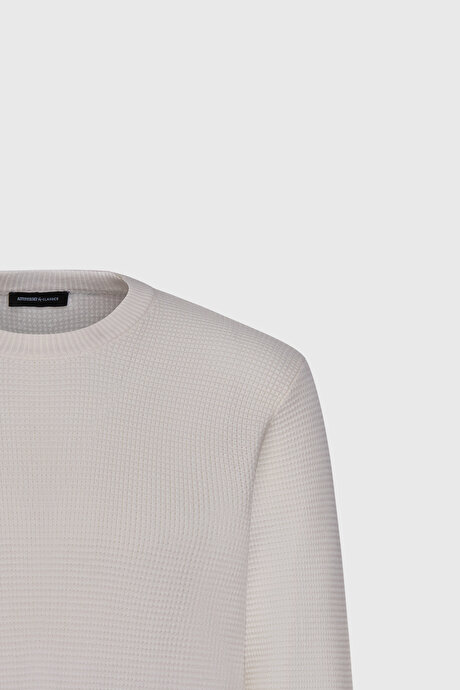 Pamuklu Standart Fit Normal Kesim Bisiklet Yaka Petek Dokulu Triko Ekru Kazak resmi