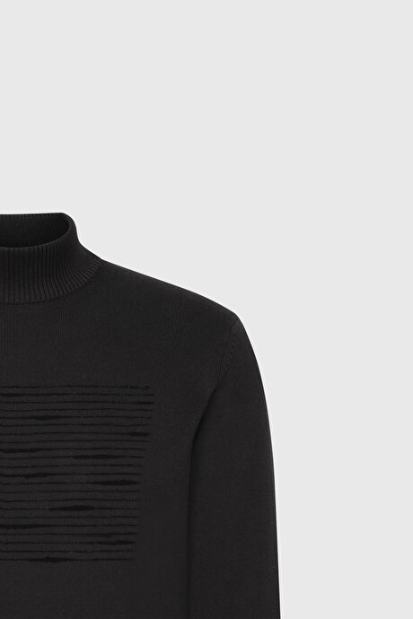 %100 Pamuk Standart Fit Normal Kesim Yarım Balıkçı Yaka Baskılı Triko Siyah Kazak resmi