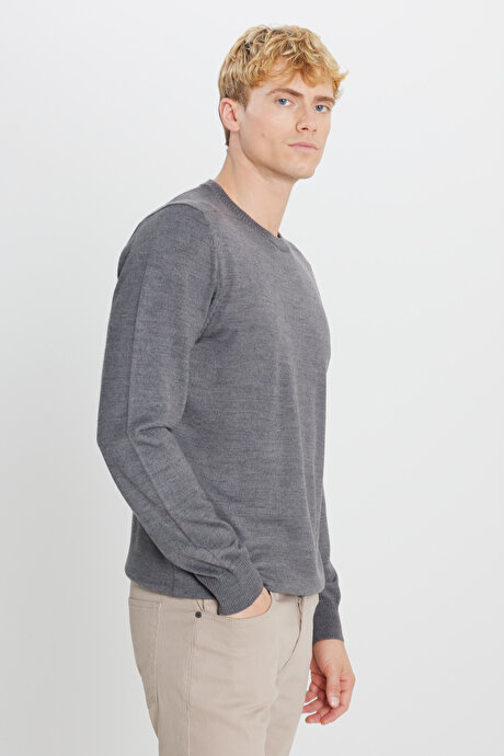 Yünlü Sıcak Tutan Standart Fit Bisiklet Yaka Triko Gri Melanj Kazak resmi