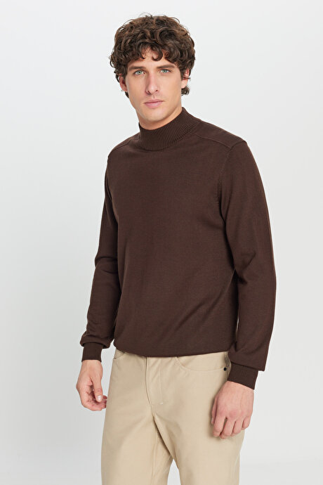 Yünlü Standart Fit Normal Kesim Yarım Balıkçı Yaka Triko Kahverengi Kazak resmi