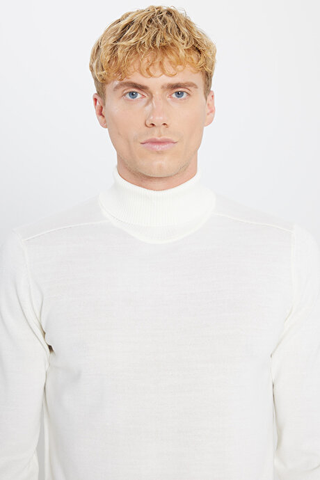 Yünlü Standart Fit Normal Kesim Tam Balıkçı Yaka Triko Ekru Kazak resmi