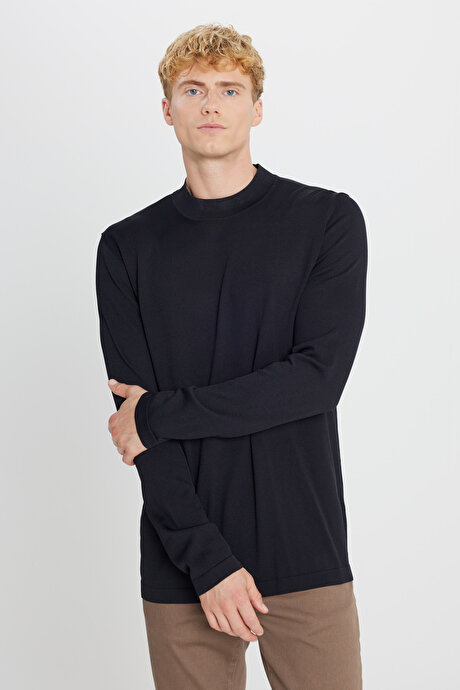 Standart Fit Normal Kesim Yarım Balıkçı Yaka Triko Basic Siyah Kazak resmi