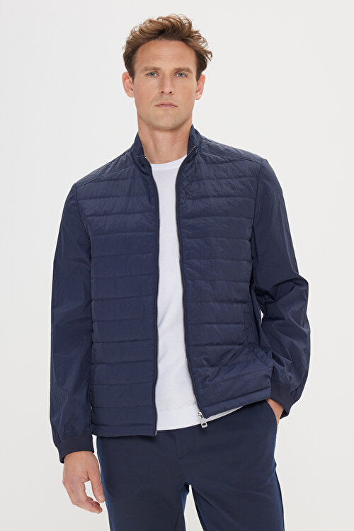 Standart Fit Normal Kesim Dik Yaka Lacivert Mont4A0824200008LAC