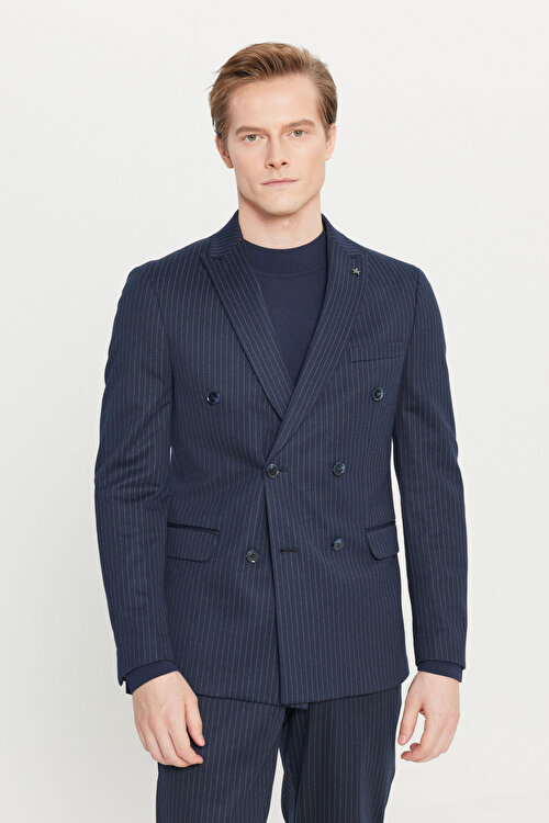 Slim Fit Kırlangıç Yaka Beli Bağlamalı Kapak Cepli Çizgili Kruvaze Lacivert-Beyaz Takım ElbiseACE030261480LCB