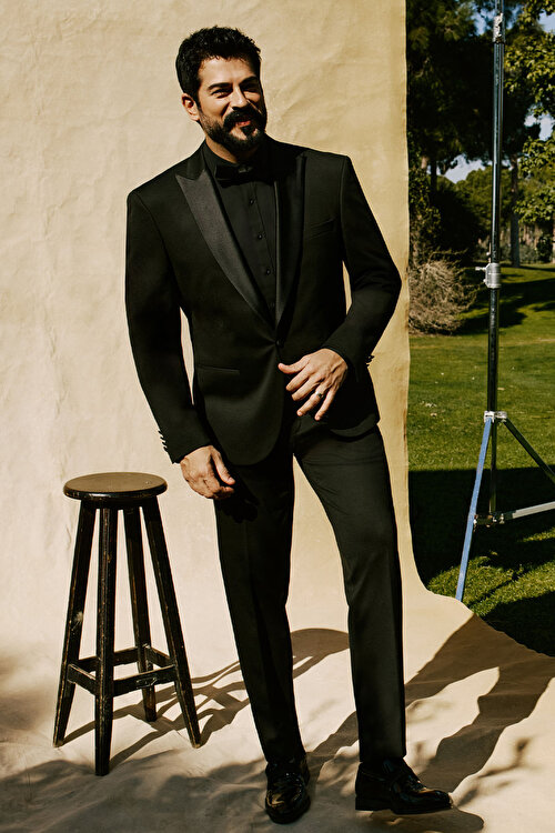 Slim Fit Dar Kesim Çıkma Kırlangıç Yaka Çift Fleto Cepli Esnek Damatlık Siyah Smokin TakımACE032252030SYH