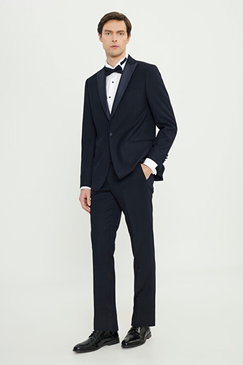 Slim Fit Dar Kesim Kırlangıç Yaka Fleto Cepli Damatlık Lacivert Smokin TakımACE032252037LAC