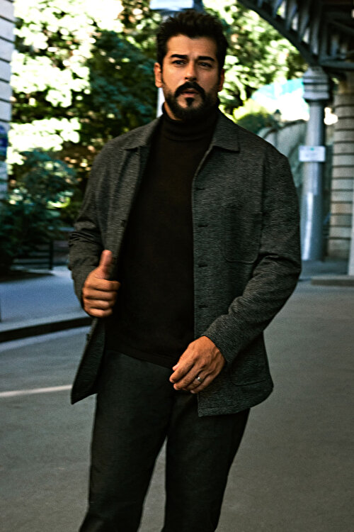 Comfort Fit Rahat Kesim Gömlek Yaka Desenli Torba Cepli Siyah Gömlek CeketACE042510122SYH