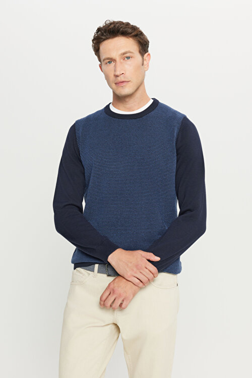 Pamuklu Standart Fit Normal Kesim Bisiklet Yaka Jakarlı Triko Lacivert KazakACE049261198LAC