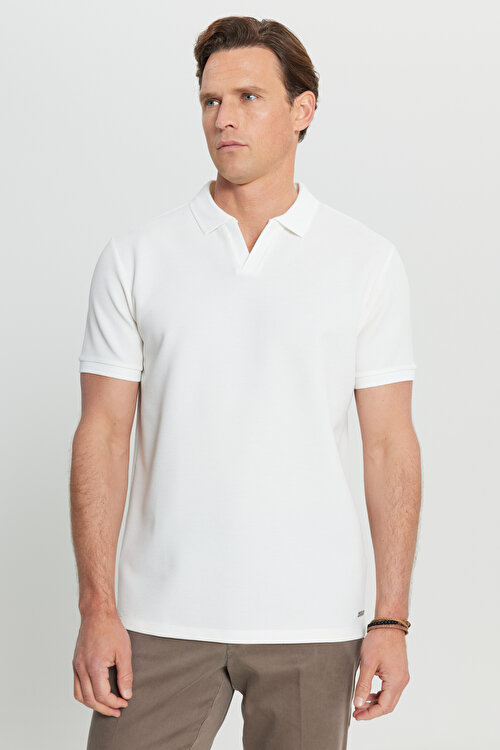 Slim Fit Dar Kesim Polo Yaka Jakarlı Esnek Ekru TişörtACE091252302EKR