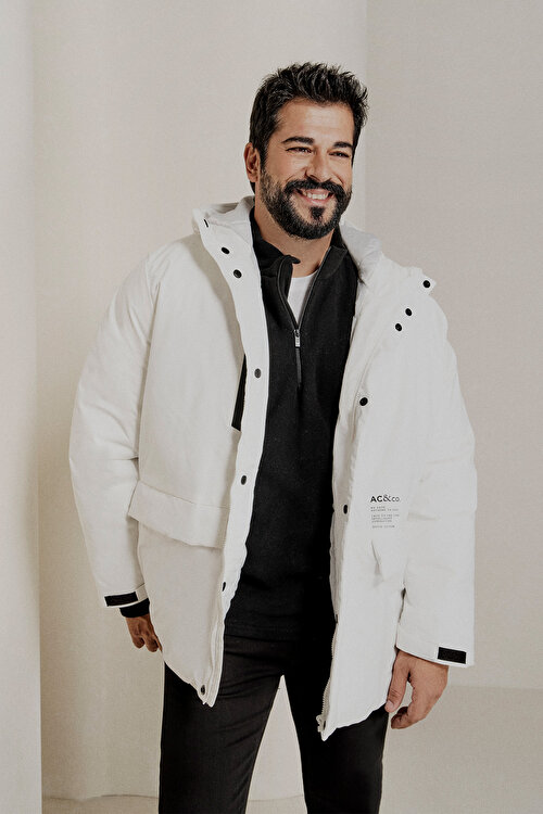 Standart Fit Normal Kesim Kapüşonlu Dik Yaka Kapak Cepli Beyaz KabanET0724100202BYZ