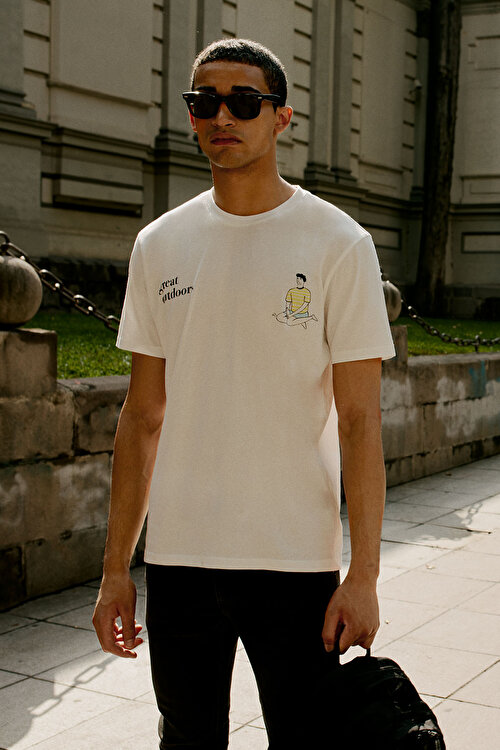 Comfort Fit Rahat Kesim %100 Pamuk Yumuşak Dokulu Baskılı Ekru TişörtET4824200028EKR