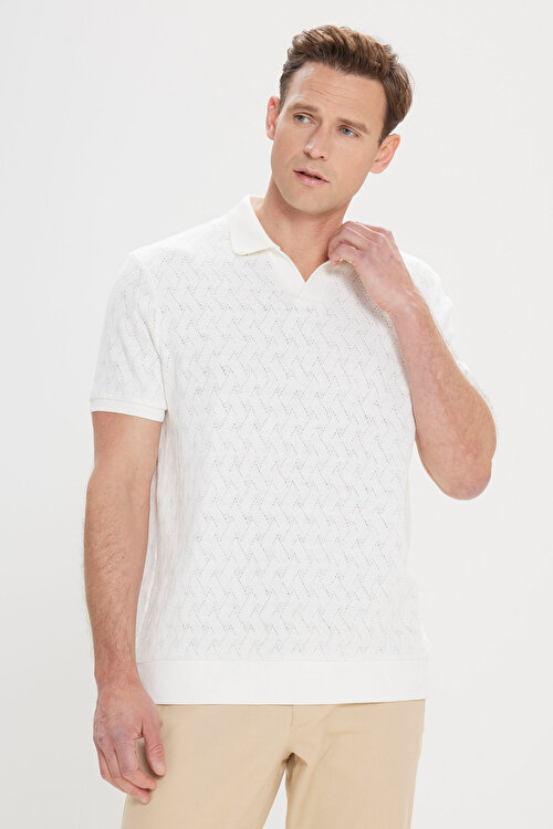 Comfort Fit Rahat Kesim Pamuklu Baklava Desenli Polo Yaka Ekru TişörtET4824200073EKR