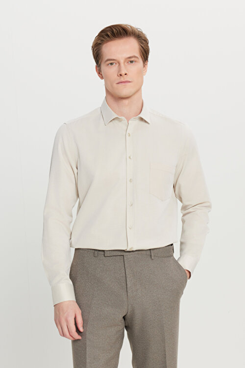 Pamuklu Tailored Slim Fit Dar Kesim Klasik Yaka Armürlü Cepli Bej GömlekETE020261591BEJ
